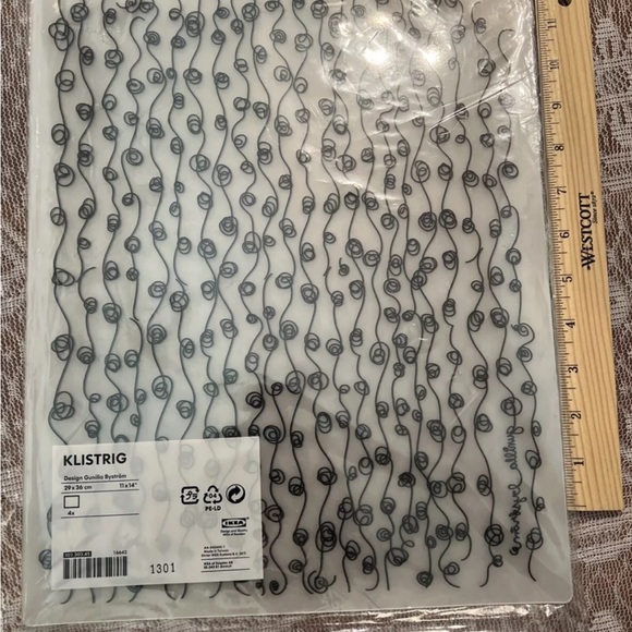 IKEA discontinued placemats sets of 4 in sealed packages - Picture 2 of 3